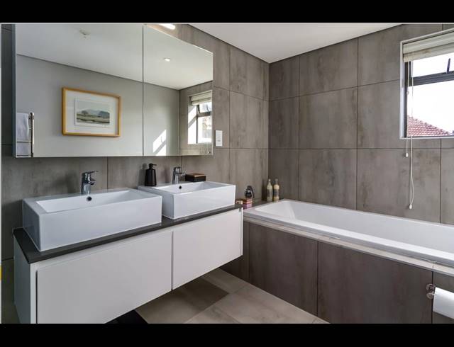 2 BEDROOM APARTMENT FOR SALE IN GREEN POINT